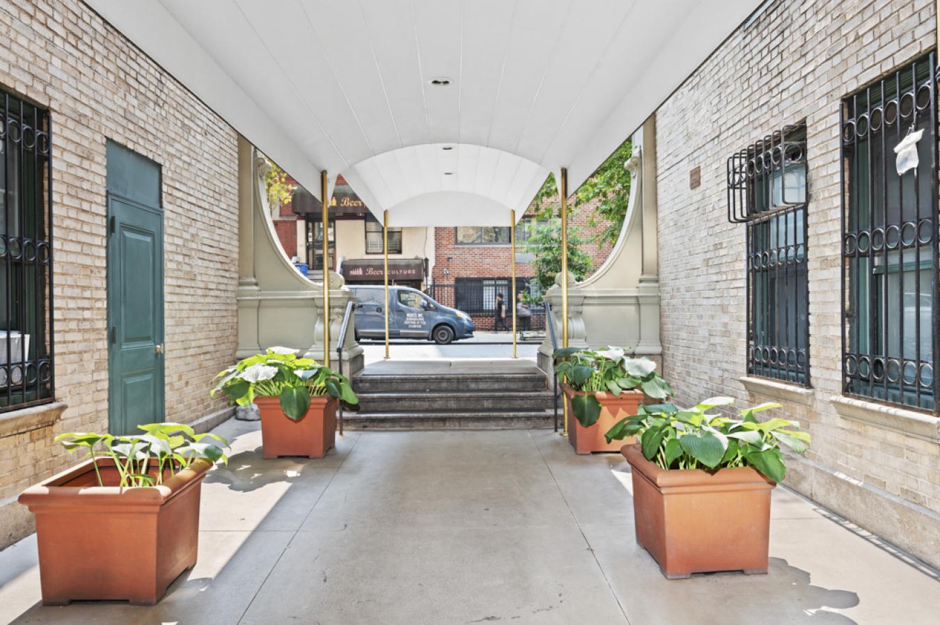 325 W 45 Street, New York, Manhattan, 10036, United States, ,1 BathroomBathrooms,Residential,For Sale,325 W 45 Street,2098043