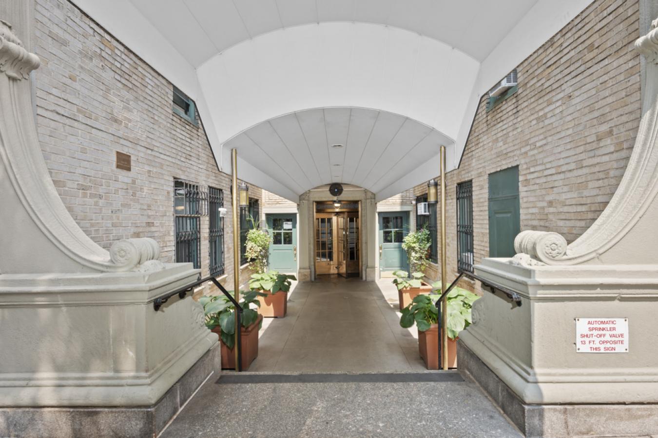 325 W 45 Street, New York, Manhattan, 10036, United States, ,1 BathroomBathrooms,Residential,For Sale,325 W 45 Street,2098043