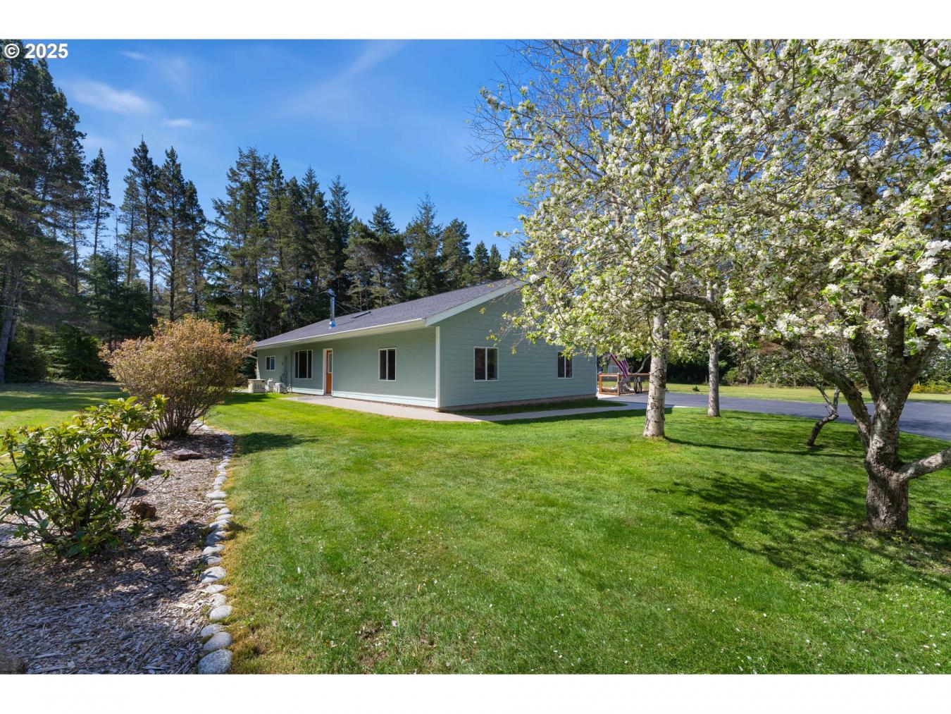 Bandon, Oregon, 97411, United States, 6 Bedrooms Bedrooms, ,5 BathroomsBathrooms,Residential,For Sale,1841191