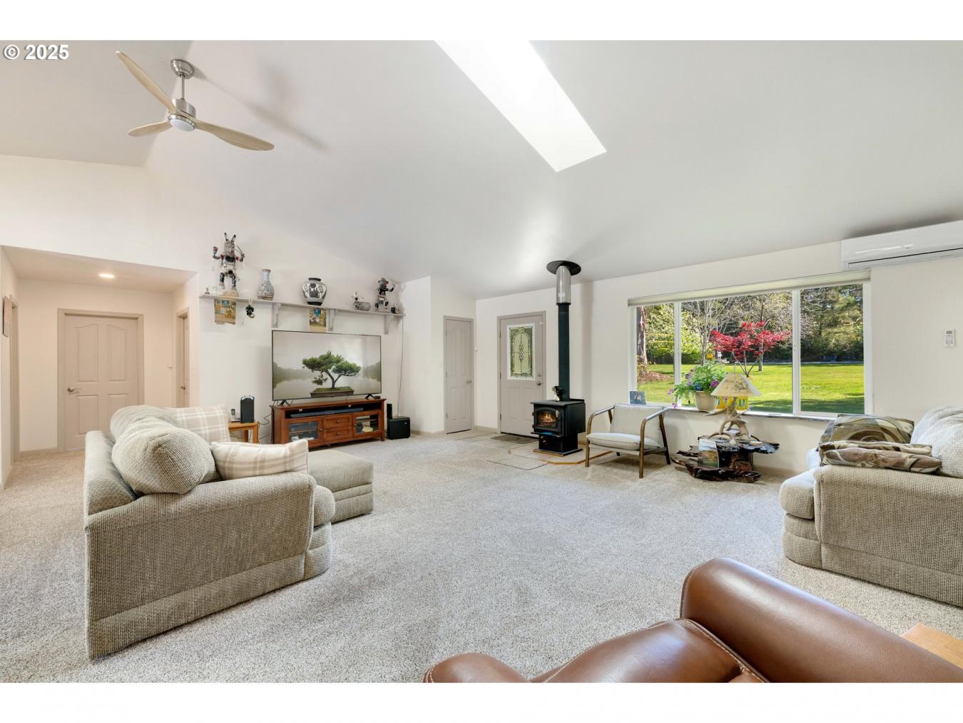 Bandon, Oregon, 97411, United States, 6 Bedrooms Bedrooms, ,5 BathroomsBathrooms,Residential,For Sale,1841191