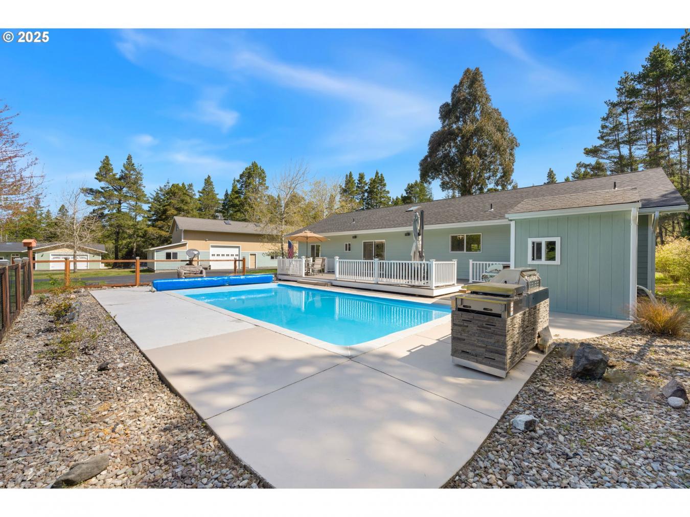 Bandon, Oregon, 97411, United States, 6 Bedrooms Bedrooms, ,5 BathroomsBathrooms,Residential,For Sale,1841191