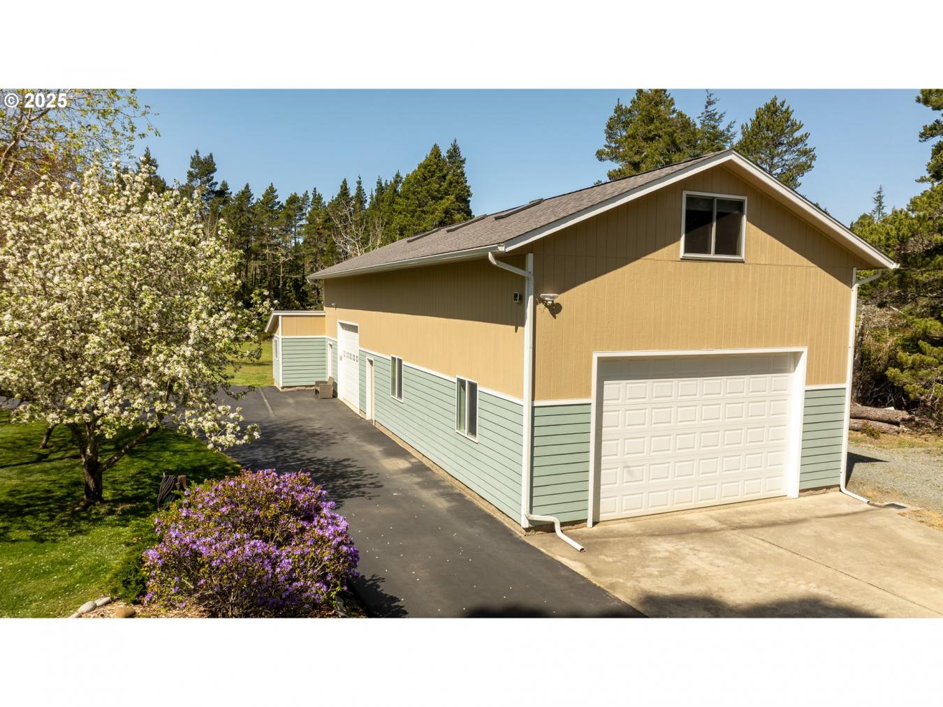 Bandon, Oregon, 97411, United States, 6 Bedrooms Bedrooms, ,5 BathroomsBathrooms,Residential,For Sale,1841191