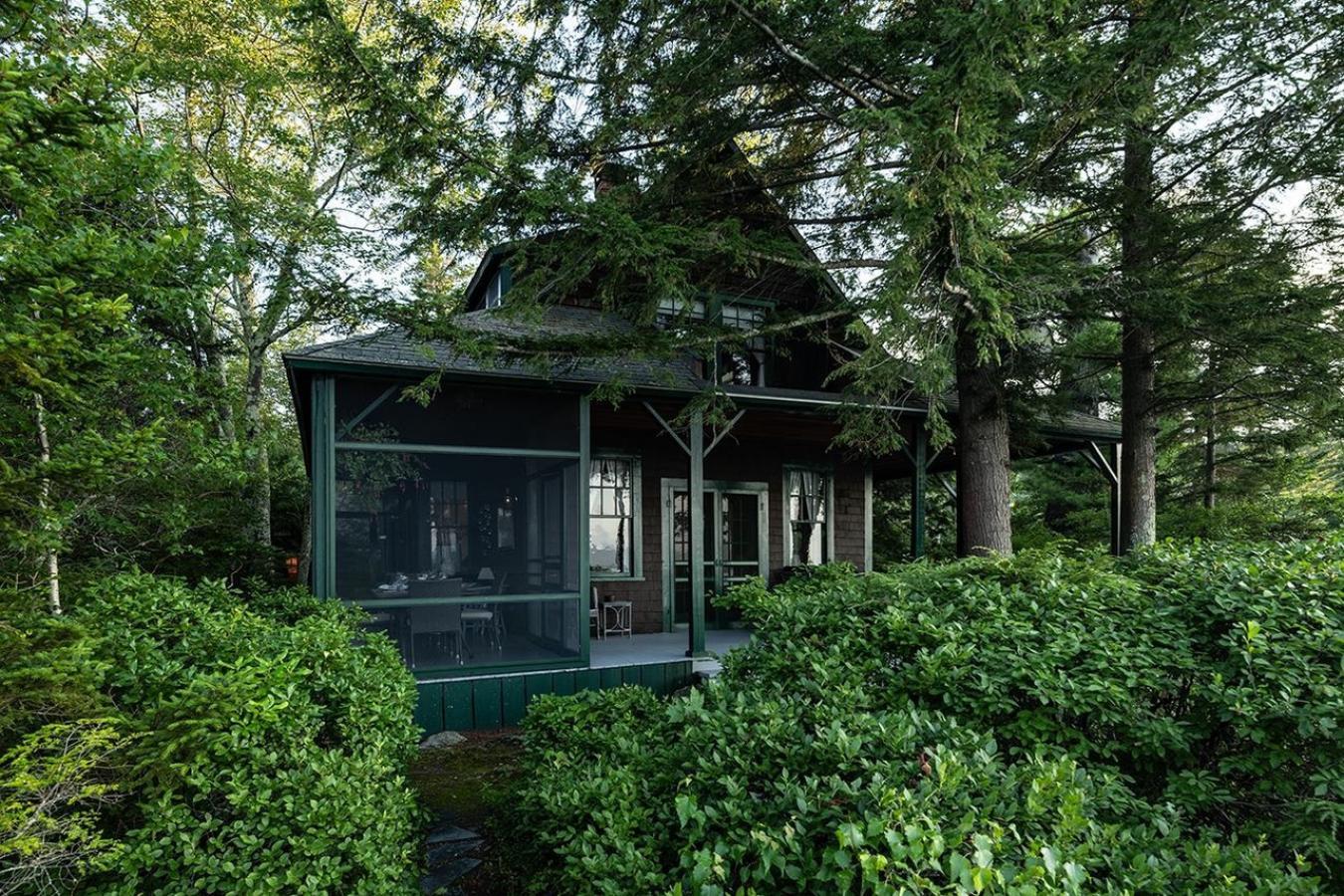 Meredith, New Hampshire, 03253, United States, 4 Bedrooms Bedrooms, ,1 BathroomBathrooms,Residential,For Sale,1831653