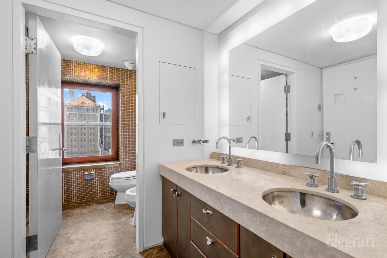 New York, New York, 10022, United States, 5 Bedrooms Bedrooms, ,6 BathroomsBathrooms,Residential,For Sale,1831651