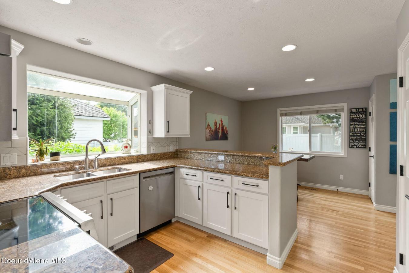 Post Falls, Idaho, 83854, United States, 5 Bedrooms Bedrooms, ,Residential,For Sale,1841178