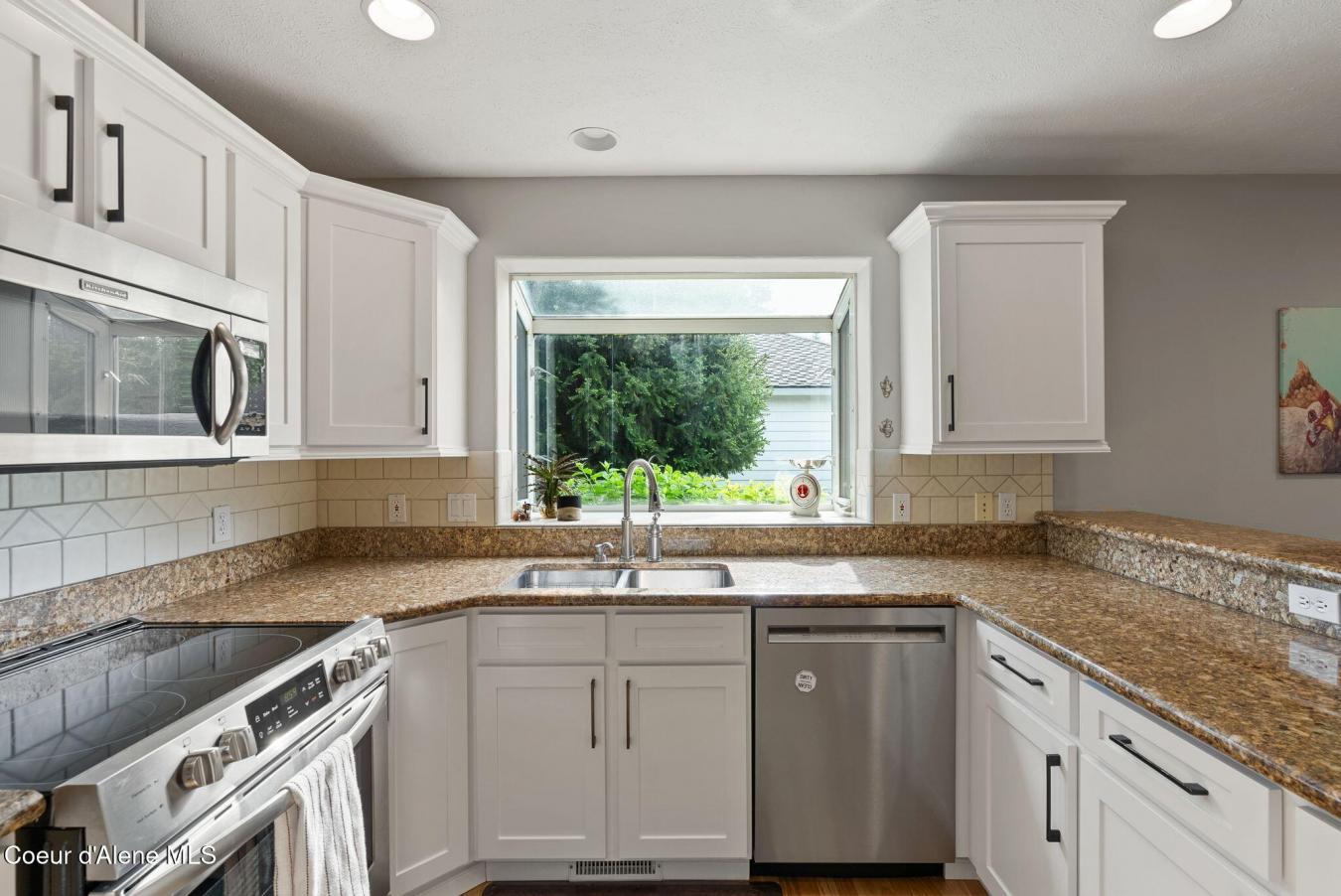 Post Falls, Idaho, 83854, United States, 5 Bedrooms Bedrooms, ,Residential,For Sale,1841178