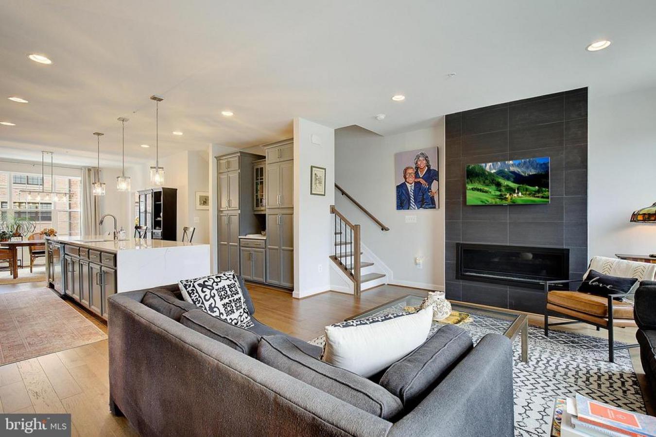 NATIONAL HARBOR, Maryland, 20745, United States, 3 Bedrooms Bedrooms, ,3 BathroomsBathrooms,Residential,For Sale,1841171