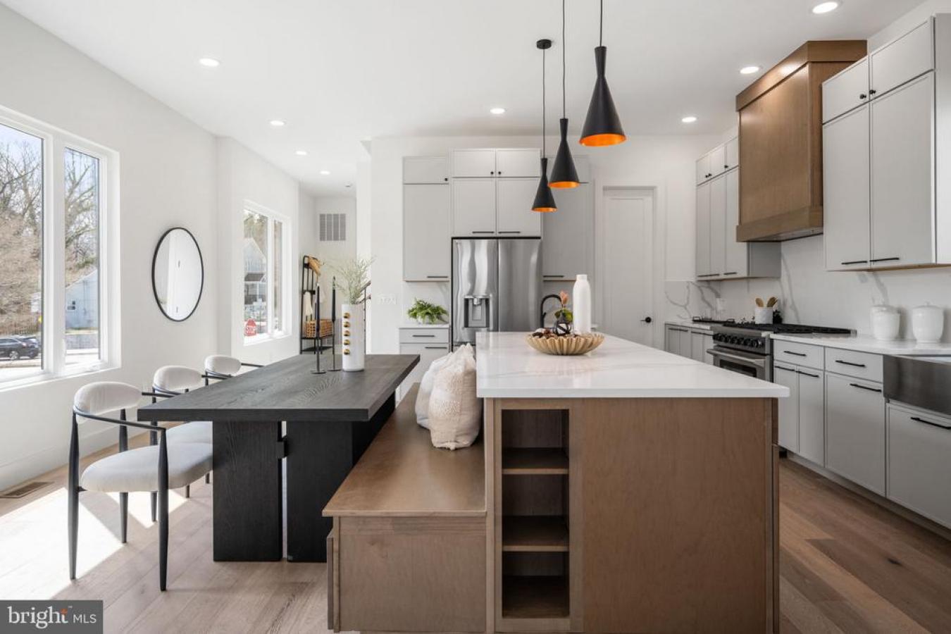 ARLINGTON, Virginia, 22207, United States, 6 Bedrooms Bedrooms, ,4 BathroomsBathrooms,Residential,For Sale,1841170