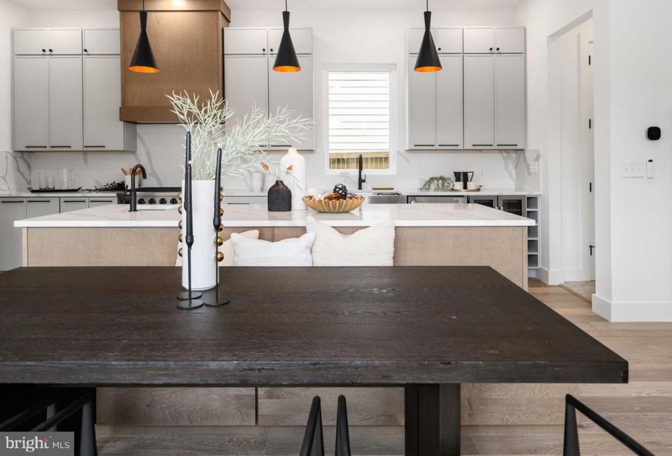 ARLINGTON, Virginia, 22207, United States, 6 Bedrooms Bedrooms, ,4 BathroomsBathrooms,Residential,For Sale,1841170