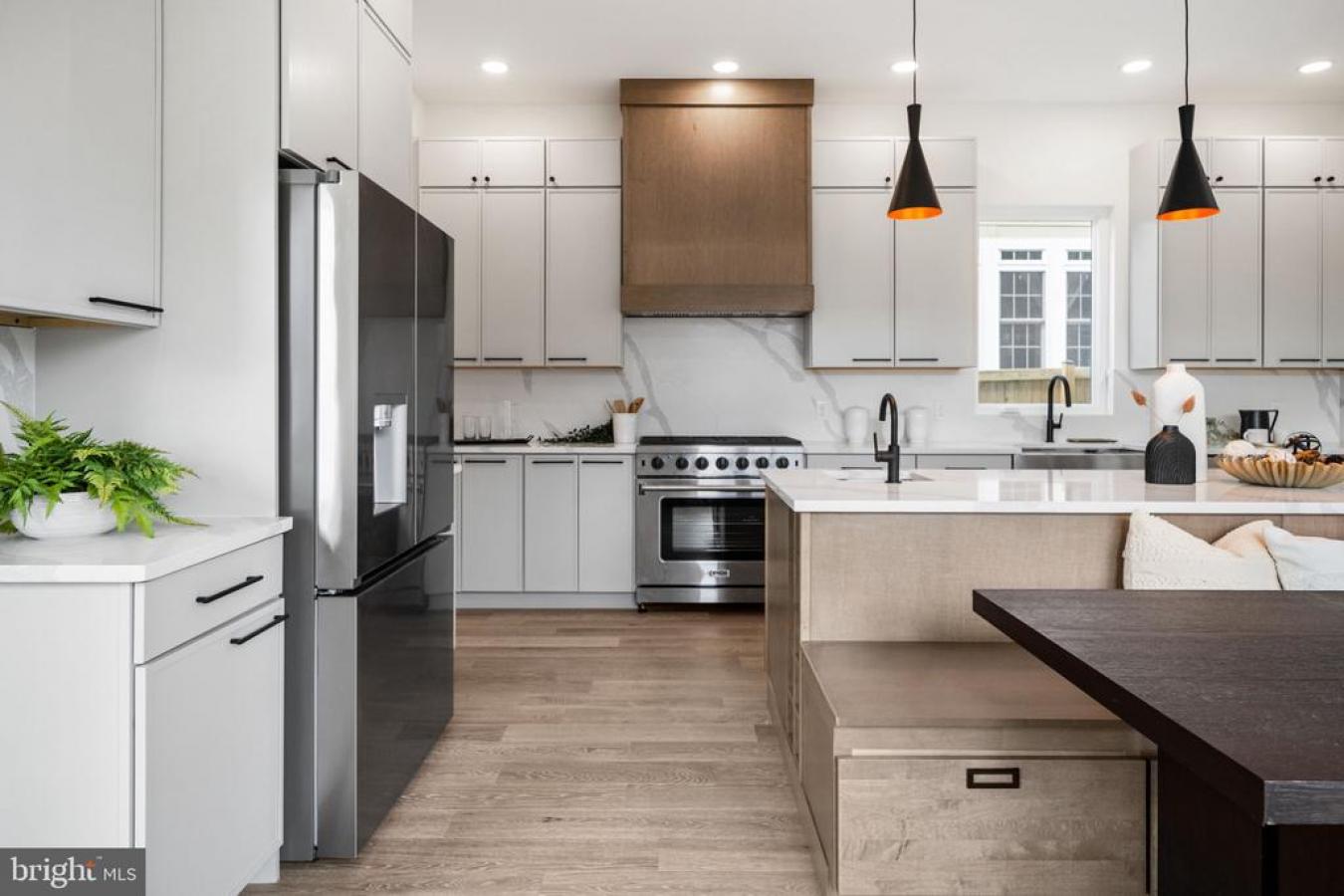 ARLINGTON, Virginia, 22207, United States, 6 Bedrooms Bedrooms, ,4 BathroomsBathrooms,Residential,For Sale,1841170