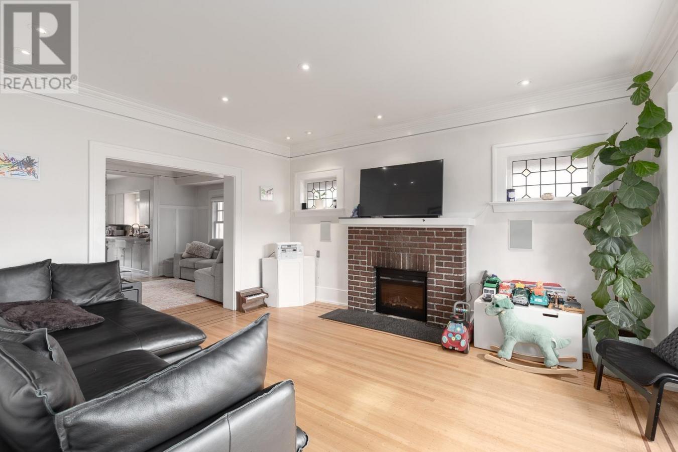 Vancouver, BC, V6K1B1, Canada, 5 Bedrooms Bedrooms, ,4 BathroomsBathrooms,Residential,For Sale,1834422