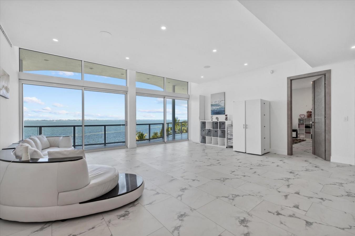 Sarasota, Sarasota County, 34234, United States, 8 Bedrooms Bedrooms, ,8 BathroomsBathrooms,Residential,For Sale,1843275