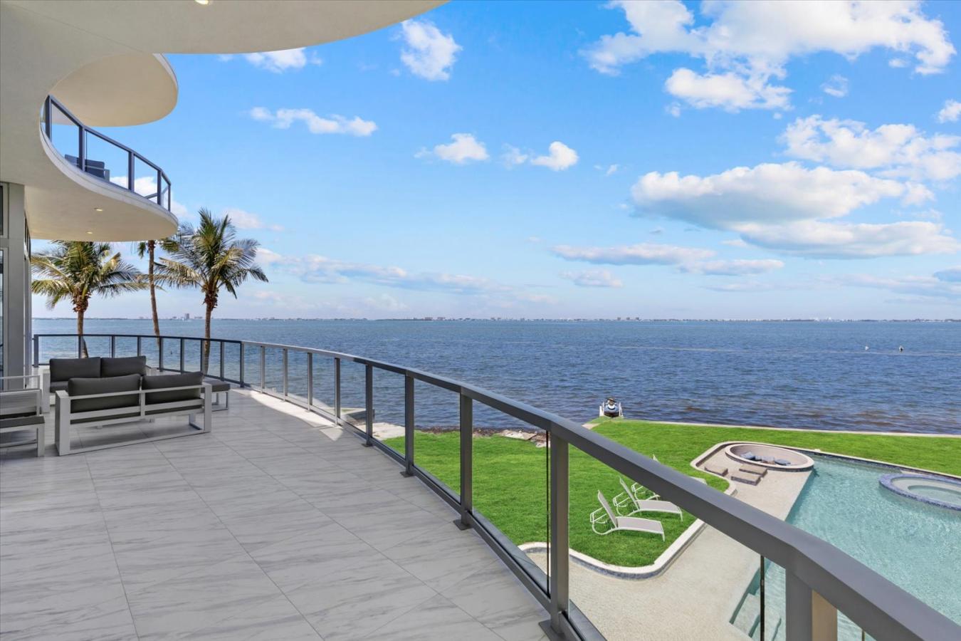 Sarasota, Sarasota County, 34234, United States, 8 Bedrooms Bedrooms, ,8 BathroomsBathrooms,Residential,For Sale,1843275