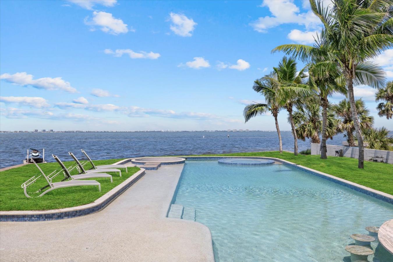 Sarasota, Sarasota County, 34234, United States, 8 Bedrooms Bedrooms, ,8 BathroomsBathrooms,Residential,For Sale,1843275