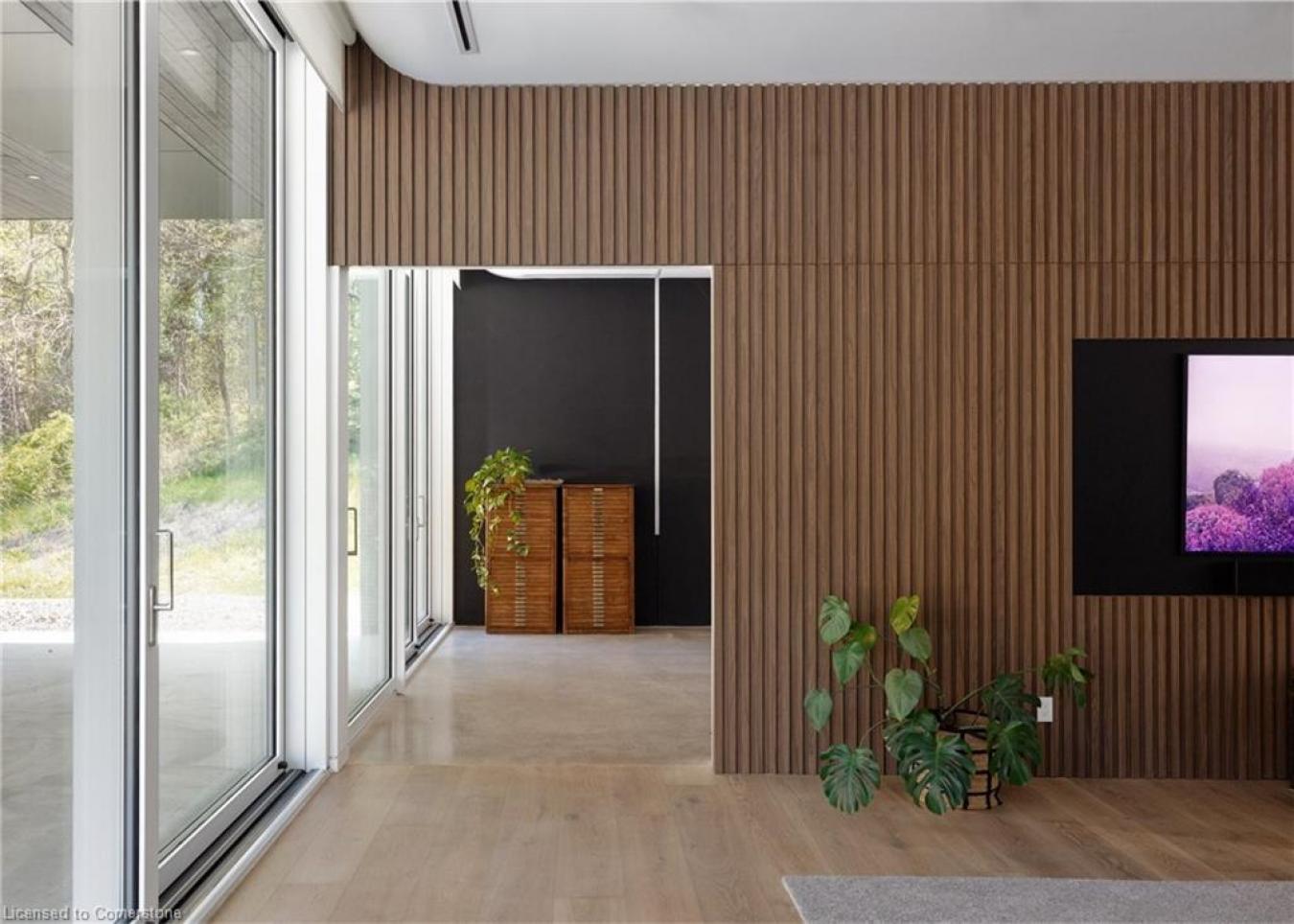 Dundas, ON, L9H 5E3, United States, 4 Bedrooms Bedrooms, ,4 BathroomsBathrooms,Residential,For Sale,1843273