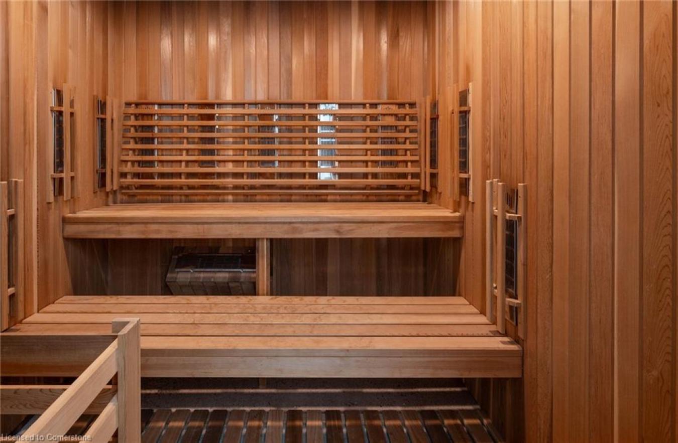 Dundas, ON, L9H 5E3, United States, 4 Bedrooms Bedrooms, ,4 BathroomsBathrooms,Residential,For Sale,1843273