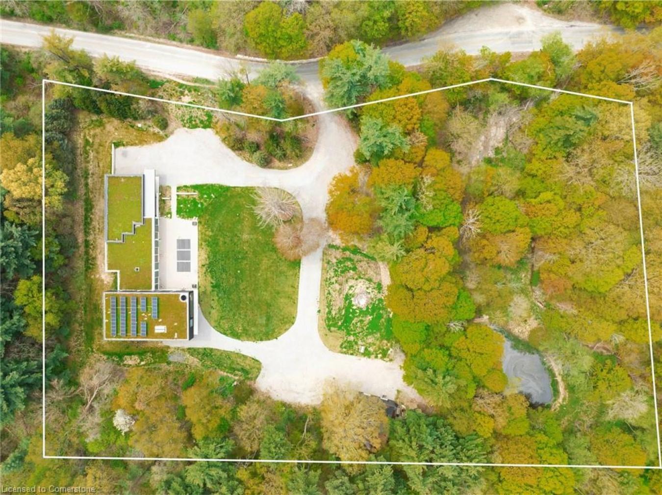 Dundas, ON, L9H 5E3, United States, 4 Bedrooms Bedrooms, ,4 BathroomsBathrooms,Residential,For Sale,1843273