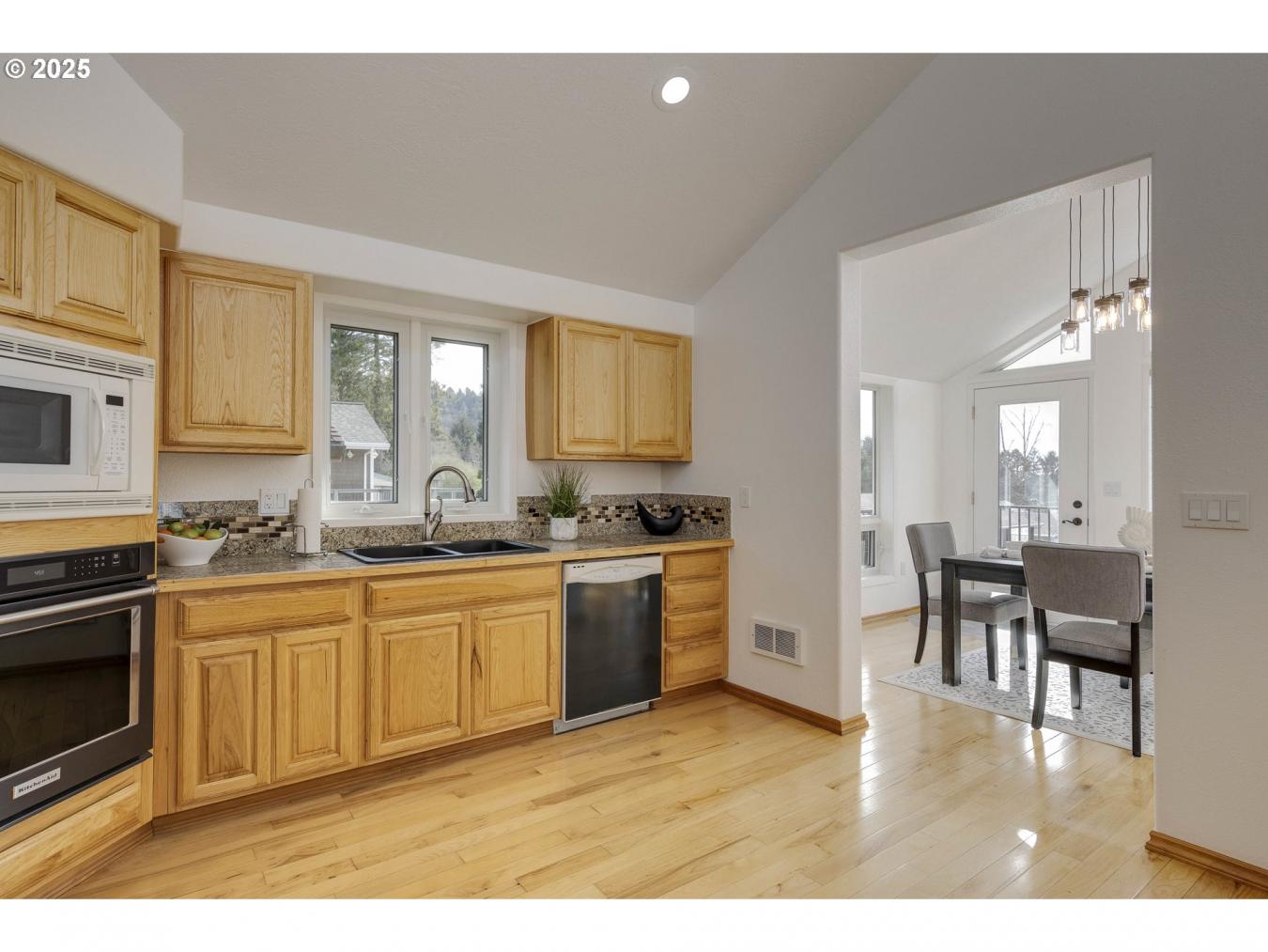 RockawayBeach, Oregon, 97136, United States, 3 Bedrooms Bedrooms, ,2 BathroomsBathrooms,Residential,For Sale,1843270