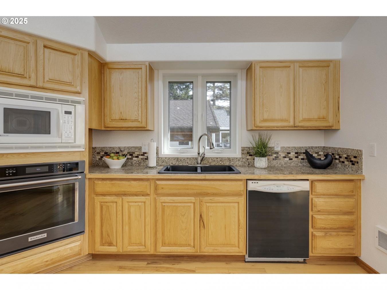 RockawayBeach, Oregon, 97136, United States, 3 Bedrooms Bedrooms, ,2 BathroomsBathrooms,Residential,For Sale,1843270