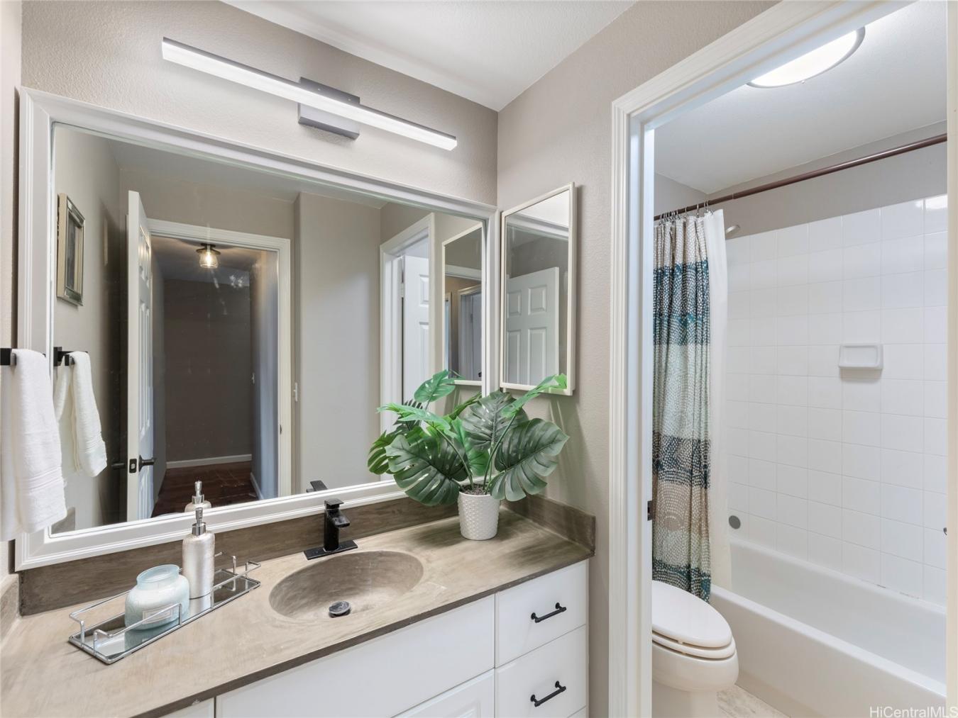 Honolulu, Hawaii, 96825, United States, 3 Bedrooms Bedrooms, ,2 BathroomsBathrooms,Residential,For Sale,1843268