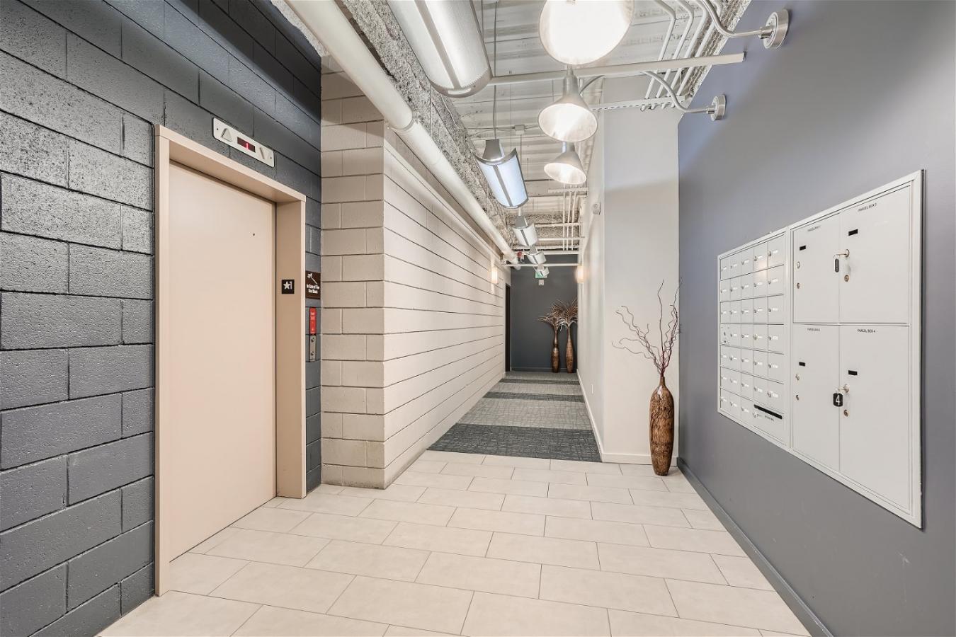 Boulder, Colorado, 80302, United States, 1 Bedroom Bedrooms, ,1 BathroomBathrooms,Residential,For Sale,1832121