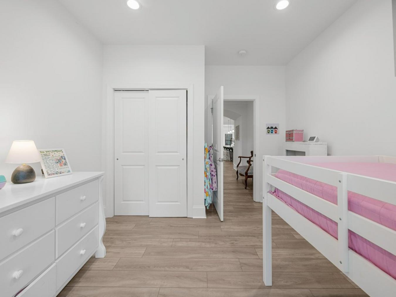 Taylors, Greenville, 29687, United States, 4 Bedrooms Bedrooms, ,3 BathroomsBathrooms,Residential,For Sale,1843264