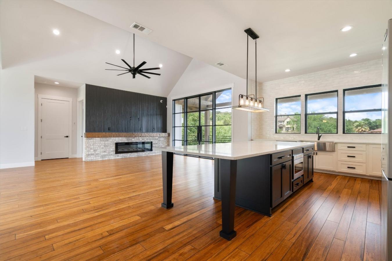 Spicewood, Texas, 78669, United States, 6 Bedrooms Bedrooms, ,4 BathroomsBathrooms,Residential,For Sale,1843263