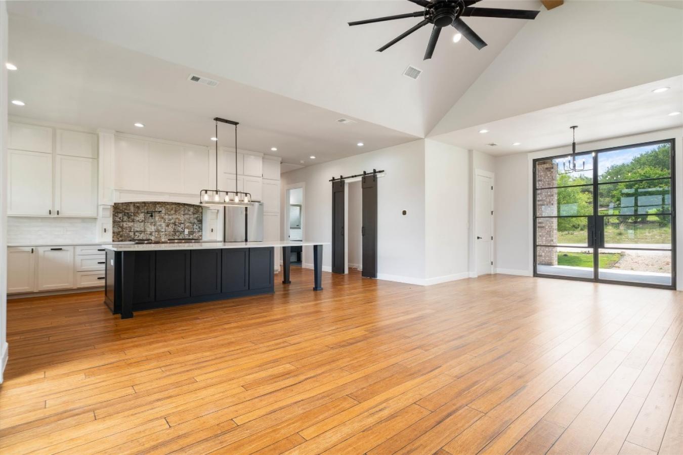 Spicewood, Texas, 78669, United States, 6 Bedrooms Bedrooms, ,4 BathroomsBathrooms,Residential,For Sale,1843263