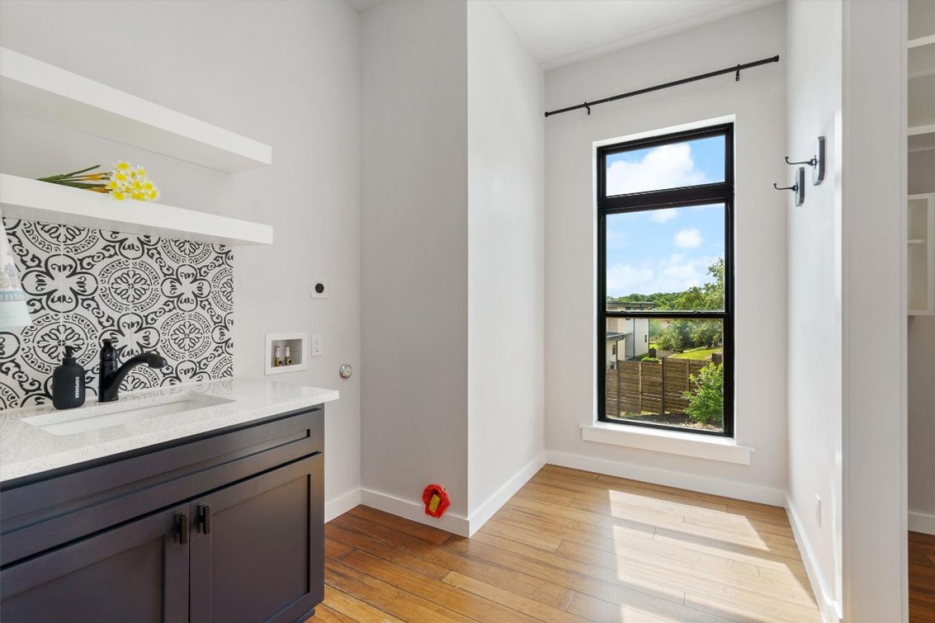 Spicewood, Texas, 78669, United States, 6 Bedrooms Bedrooms, ,4 BathroomsBathrooms,Residential,For Sale,1843263