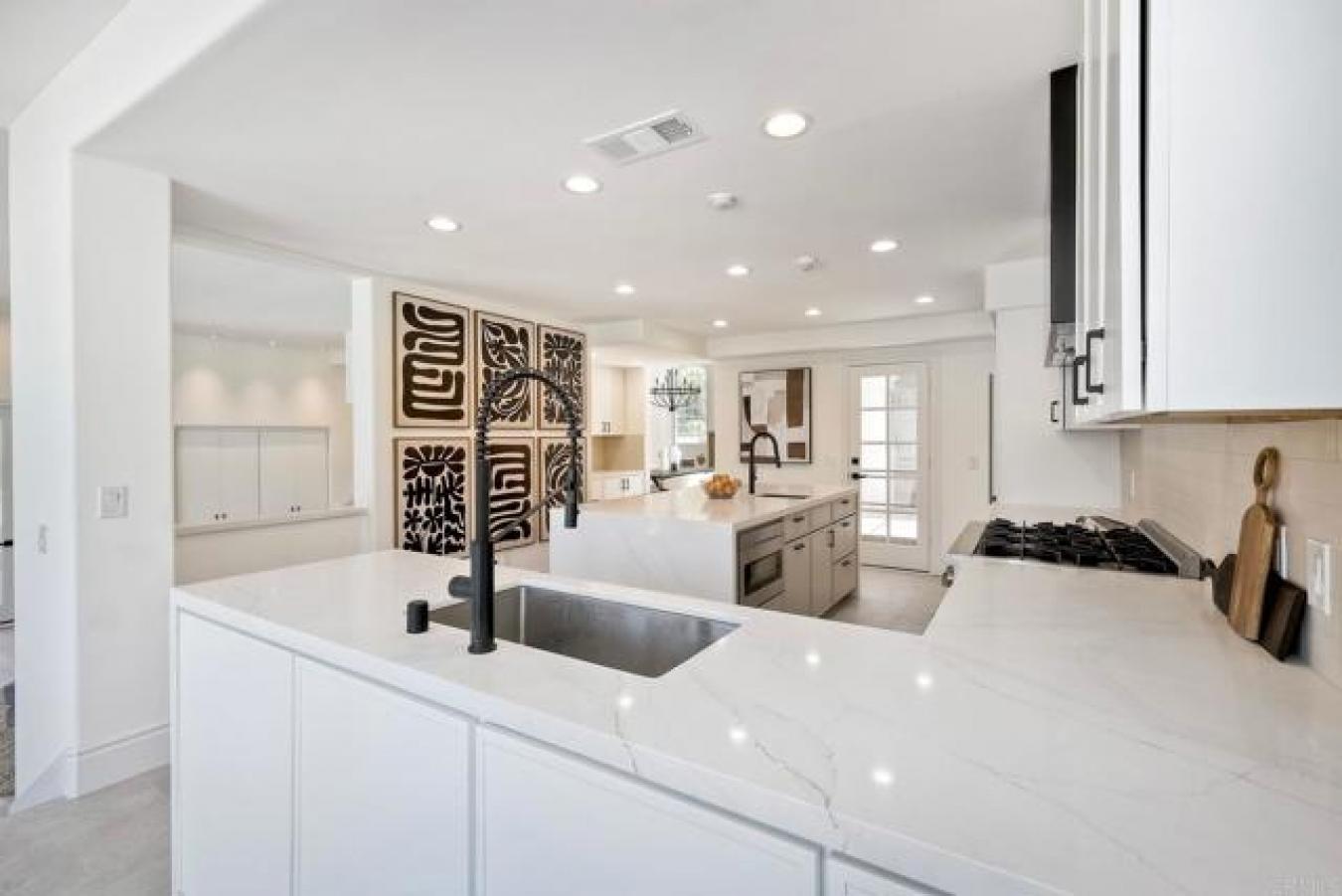 Rancho Santa Fe, California, 92067, United States, 5 Bedrooms Bedrooms, ,5 BathroomsBathrooms,Residential,For Sale,1843260