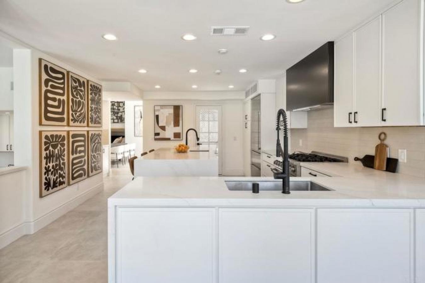 Rancho Santa Fe, California, 92067, United States, 5 Bedrooms Bedrooms, ,5 BathroomsBathrooms,Residential,For Sale,1843260