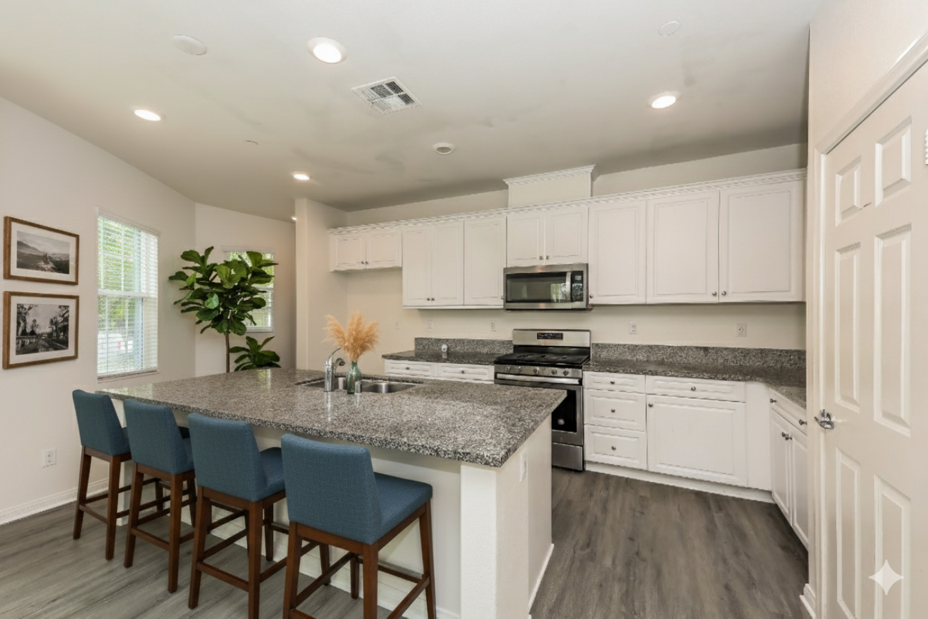 Chino, San Bernadino, 92660, United States, 5 Bedrooms Bedrooms, ,2 BathroomsBathrooms,Residential,For Sale,1843253