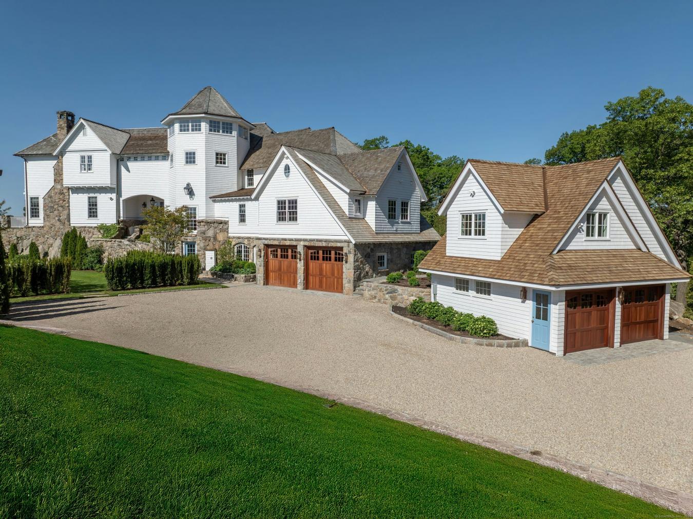 Darien, Connecticut, 06820, United States, 5 Bedrooms Bedrooms, ,5 BathroomsBathrooms,Residential,For Sale,1844494