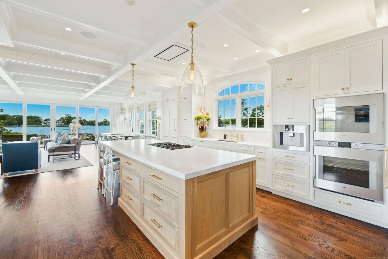 Darien, Connecticut, 06820, United States, 5 Bedrooms Bedrooms, ,5 BathroomsBathrooms,Residential,For Sale,1844494
