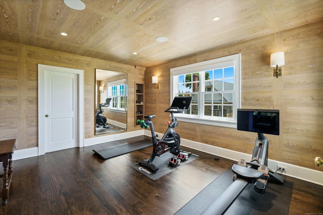 Darien, Connecticut, 06820, United States, 5 Bedrooms Bedrooms, ,5 BathroomsBathrooms,Residential,For Sale,1844494