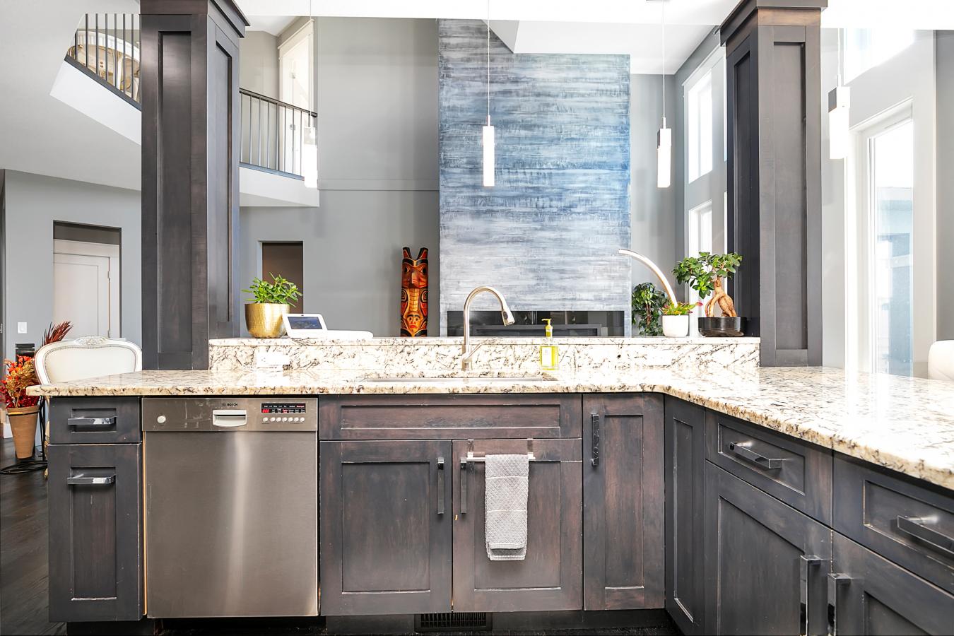 Kelowna, BC, V1W5K3, Canada, 6 Bedrooms Bedrooms, ,3 BathroomsBathrooms,Residential,For Sale,1844477