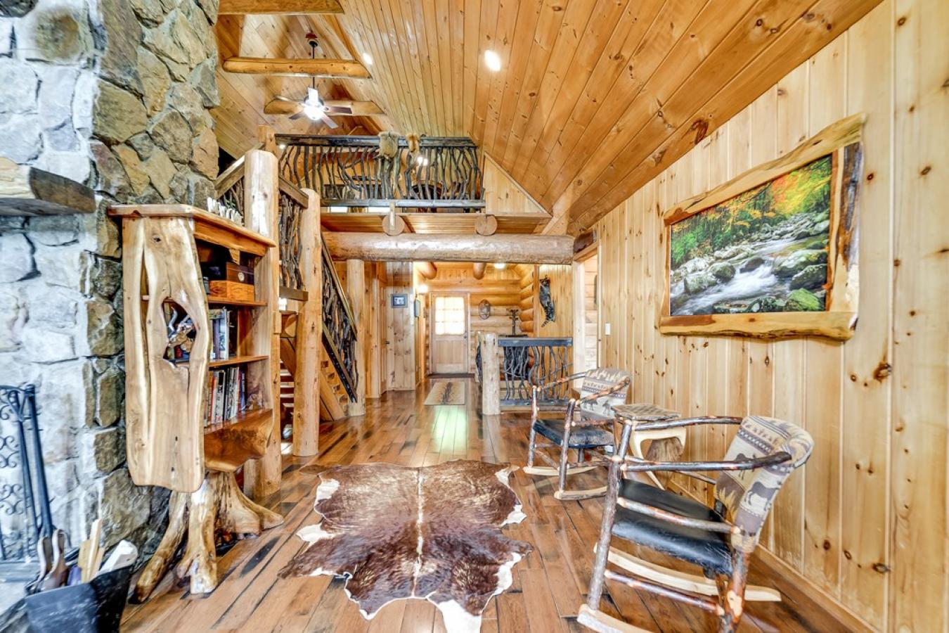 Franklin, North Carolina, 28734, United States, 3 Bedrooms Bedrooms, ,3 BathroomsBathrooms,Residential,For Sale,1844476