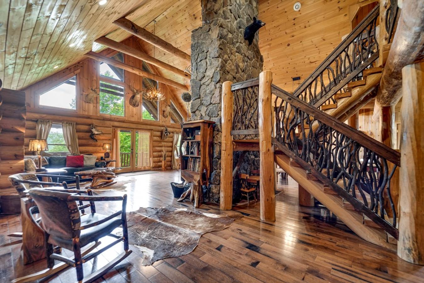 Franklin, North Carolina, 28734, United States, 3 Bedrooms Bedrooms, ,3 BathroomsBathrooms,Residential,For Sale,1844476