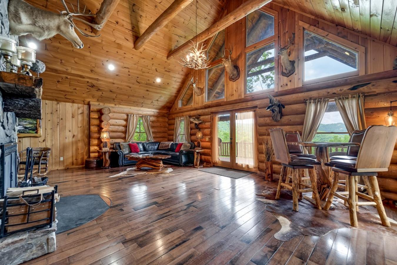 Franklin, North Carolina, 28734, United States, 3 Bedrooms Bedrooms, ,3 BathroomsBathrooms,Residential,For Sale,1844476