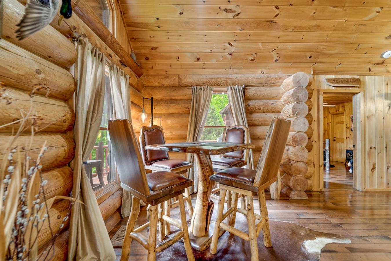 Franklin, North Carolina, 28734, United States, 3 Bedrooms Bedrooms, ,3 BathroomsBathrooms,Residential,For Sale,1844476