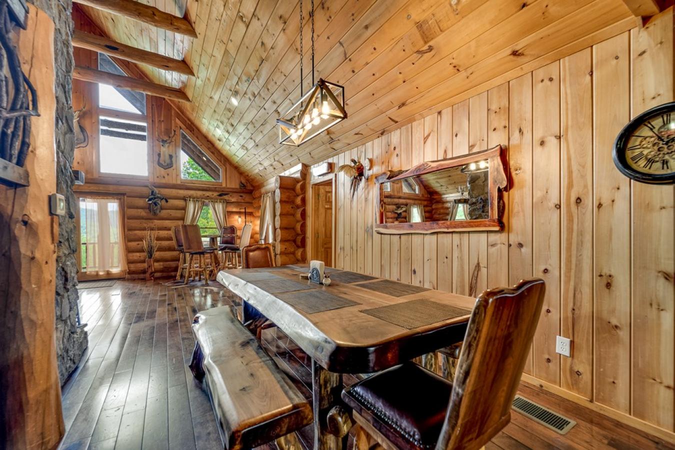 Franklin, North Carolina, 28734, United States, 3 Bedrooms Bedrooms, ,3 BathroomsBathrooms,Residential,For Sale,1844476