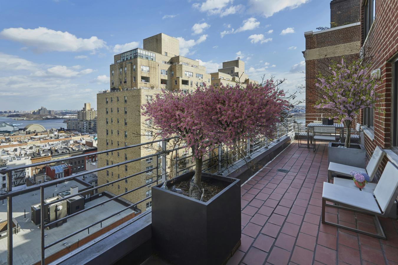 New York, New York, 10028, United States, 4 Bedrooms Bedrooms, ,4 BathroomsBathrooms,Residential,For Sale,1919340