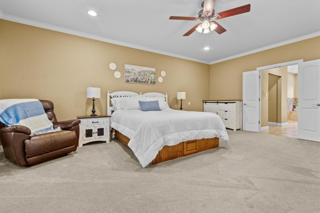 Georgetown, Texas, 78633, United States, 6 Bedrooms Bedrooms, ,4 BathroomsBathrooms,Residential,For Sale,1844462