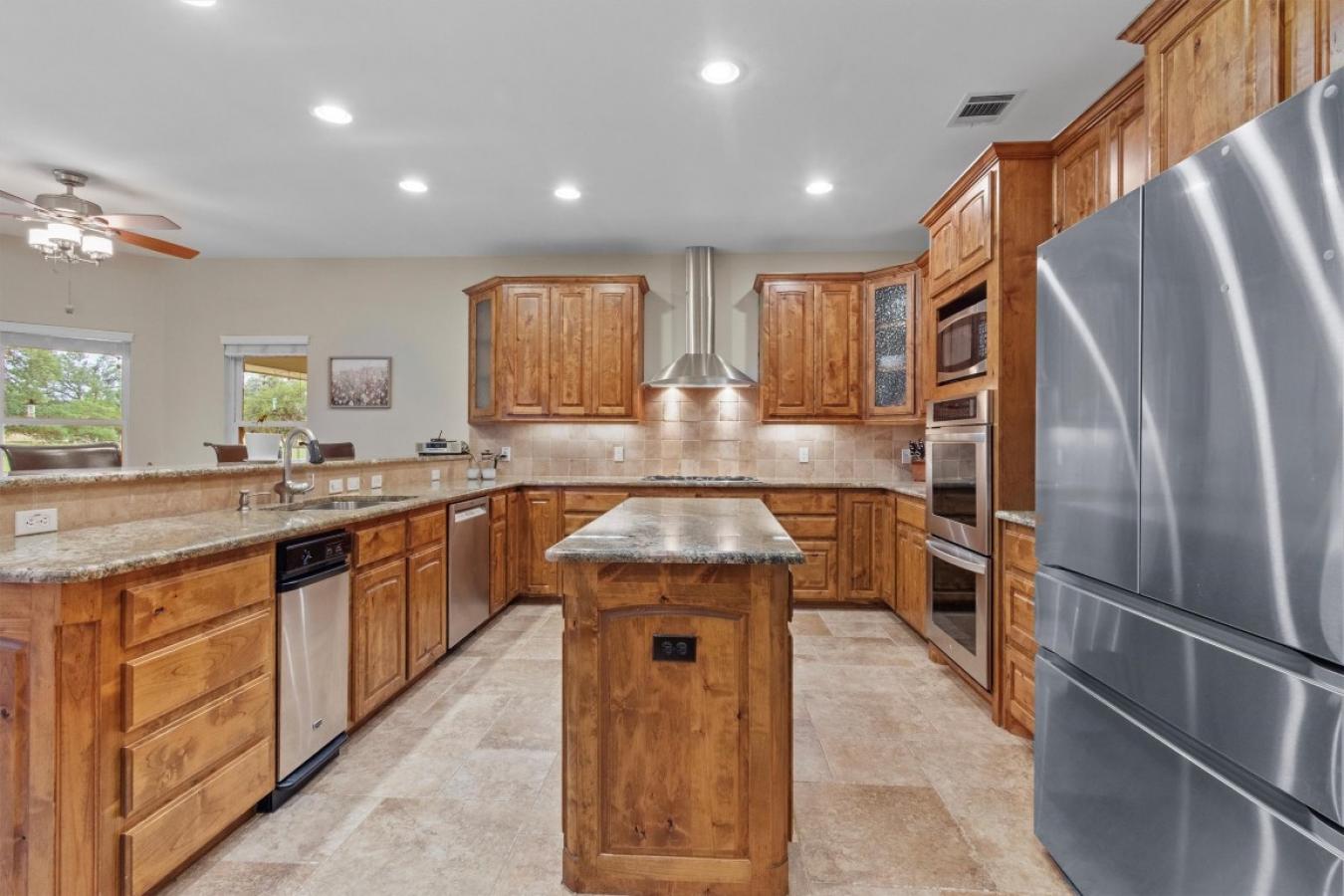 Georgetown, Texas, 78633, United States, 6 Bedrooms Bedrooms, ,4 BathroomsBathrooms,Residential,For Sale,1844462