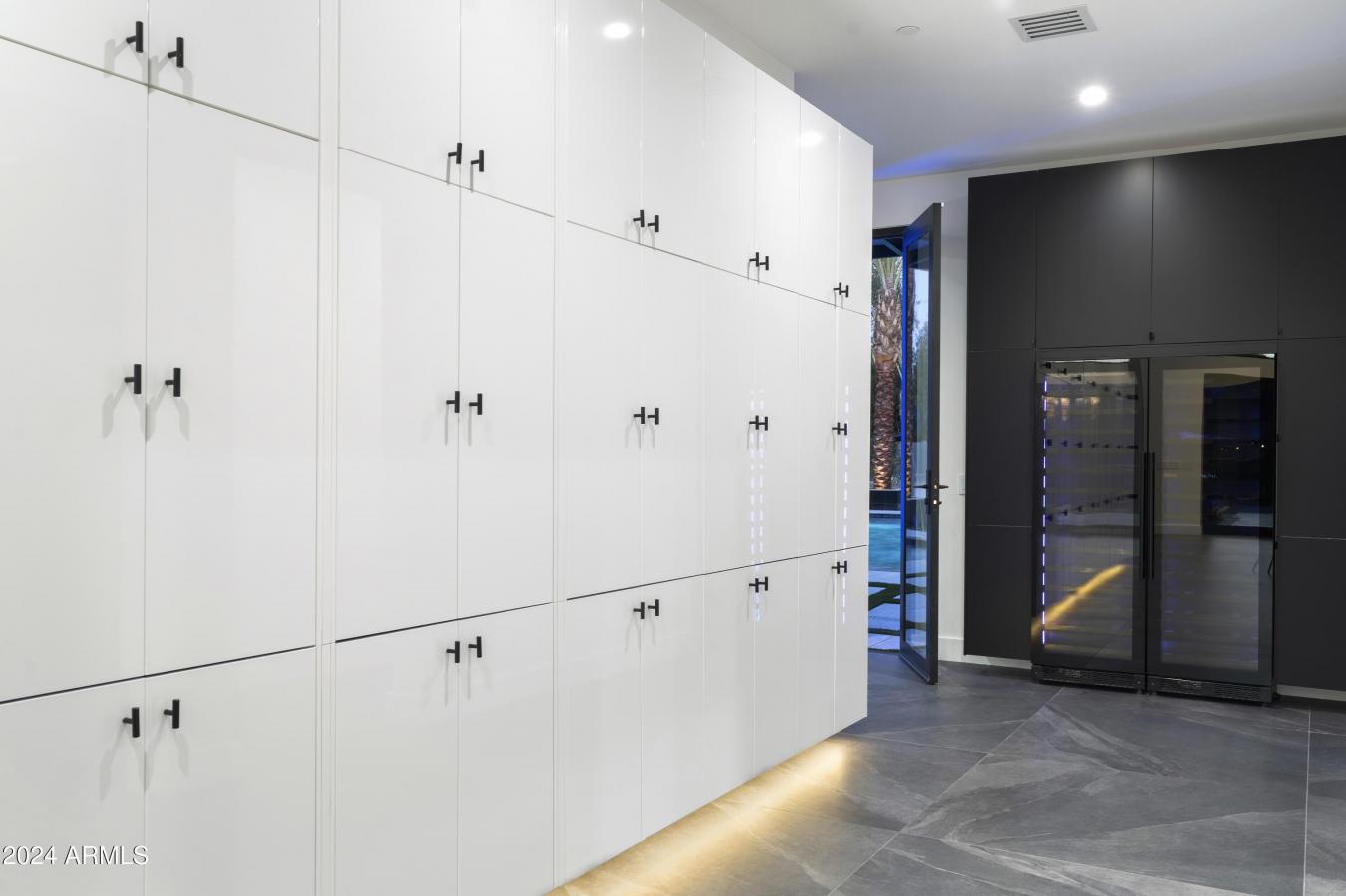 Phoenix, Arizona, 85021, United States, 6 Bedrooms Bedrooms, ,6 BathroomsBathrooms,Residential,For Sale,1844461