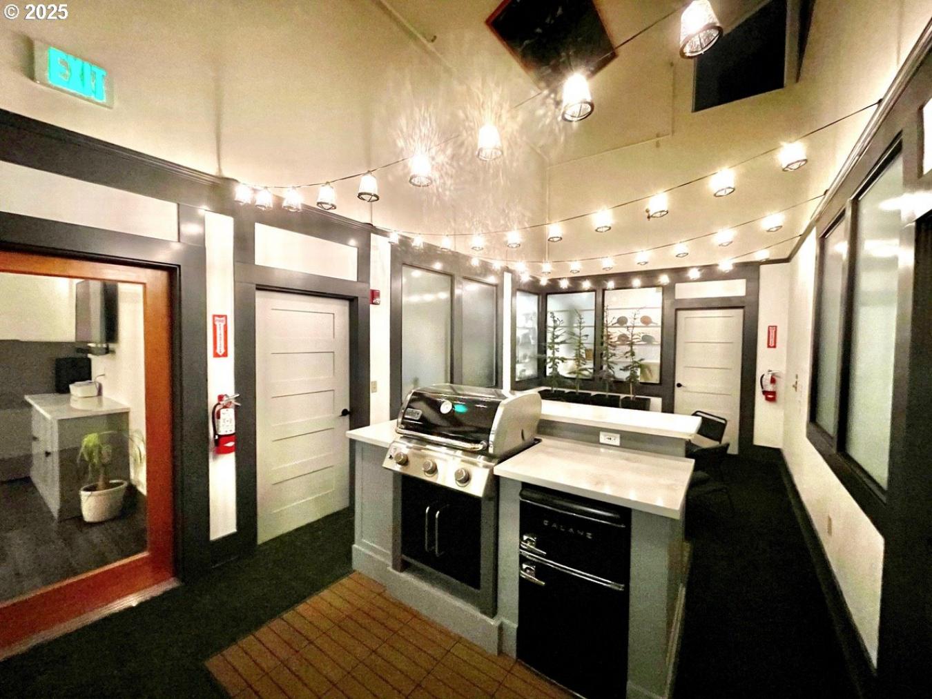 Portland, Oregon, 97217, United States, ,Residential,For Sale,1844460