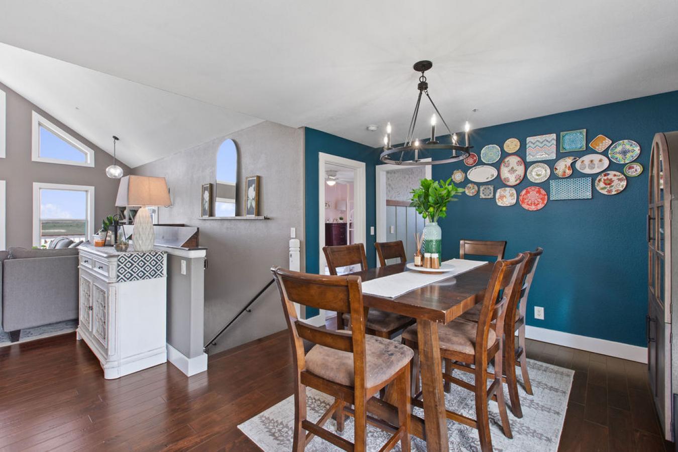 Laporte, Larimer, 80535, United States, 4 Bedrooms Bedrooms, ,3 BathroomsBathrooms,Residential,For Sale,1844457