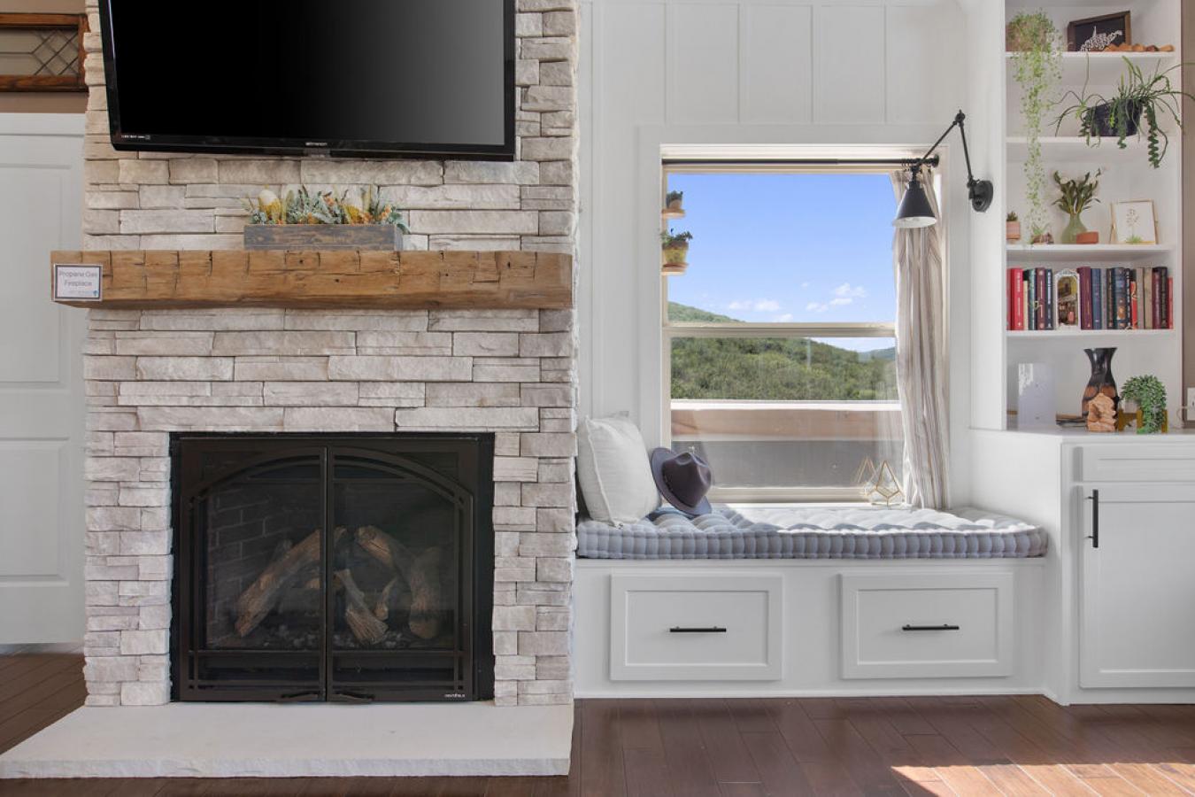 Laporte, Larimer, 80535, United States, 4 Bedrooms Bedrooms, ,3 BathroomsBathrooms,Residential,For Sale,1844457