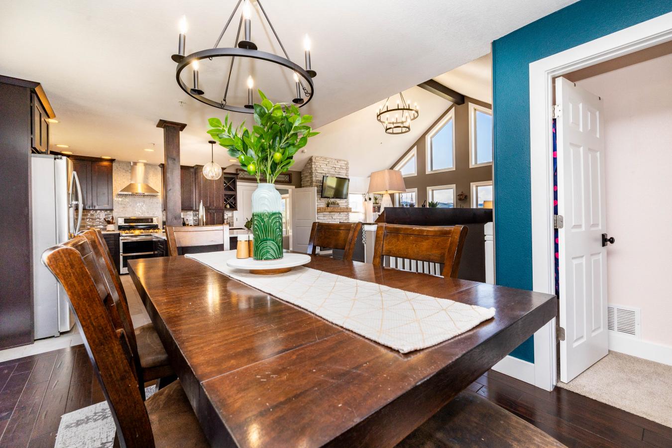 Laporte, Larimer, 80535, United States, 4 Bedrooms Bedrooms, ,3 BathroomsBathrooms,Residential,For Sale,1844457