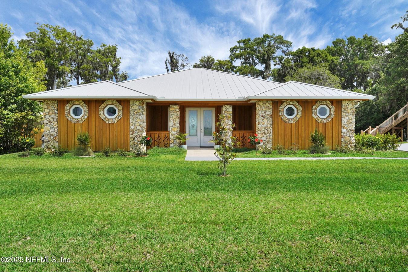 East Palatka, Florida, 32131, United States, 5 Bedrooms Bedrooms, ,3 BathroomsBathrooms,Residential,For Sale,1844452